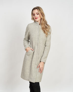 Manteau d'hiver en laine biologique gris pâle fait au Québec