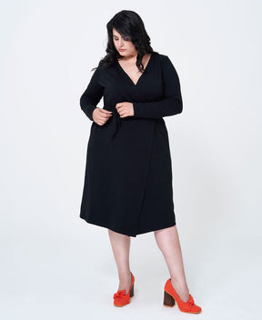 Robe portefeuille ajustable fabriquée au Québec en coton bio noir